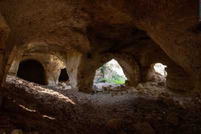 La "cava del prete", quel giacimento di tufo che serv� a costruire il lungomare di Bari